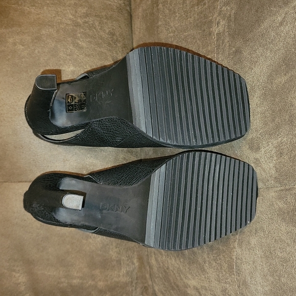 DKNY Booties - Picture 6 of 8